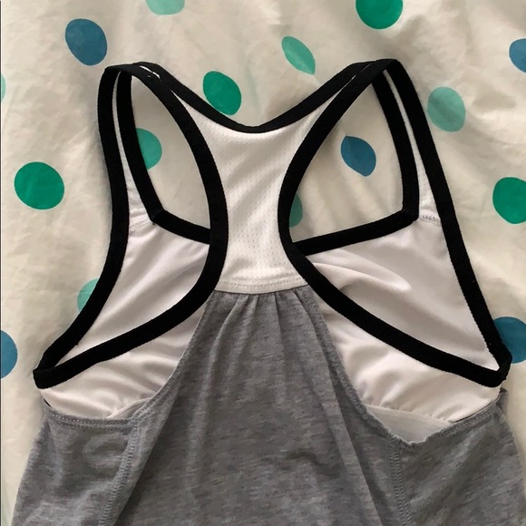 Nike Tank Bundle!! - Picture 8 of 10